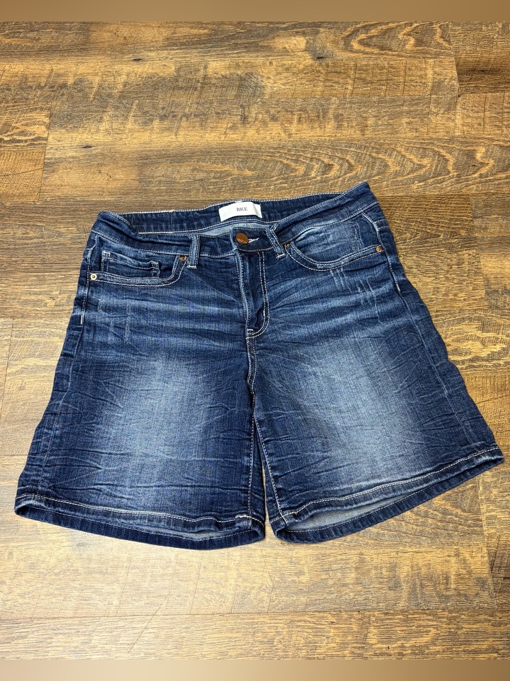 BKE Payton Denim Jean Shorts Womens 28 Dark Wash Whiskered Mid Rise Bermuda 7”